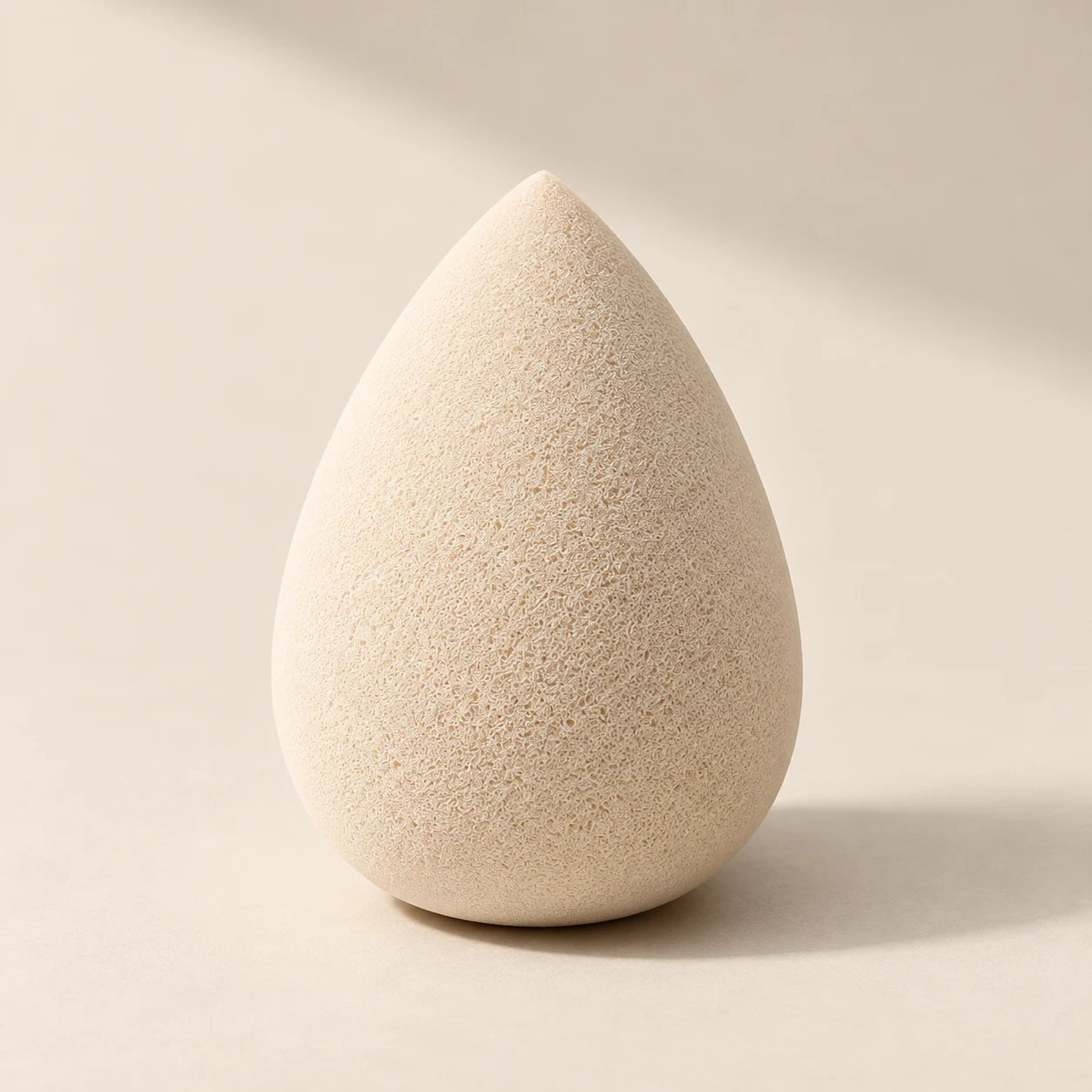 Form 01 — The Drop — One teardrop sponge, 60 mm high.